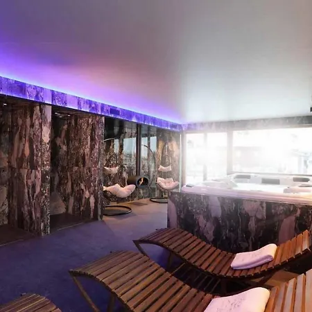 Villa 5br Lovely Mountain With View Chalet - What'app - 0034-635-520-036 - For Reservations!!
